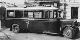 Premier autobus devant la Jonction, 1931